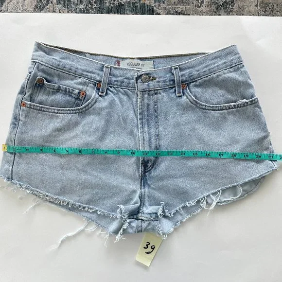 Vintage Levi's 505 high waist denim cutoff short light wash - Picture 6 of 11